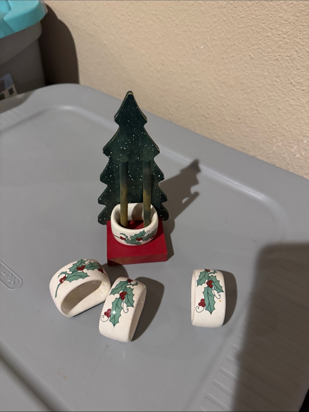 Holiday Holly Napkin Ring Set with Green Tree Place Card Holder